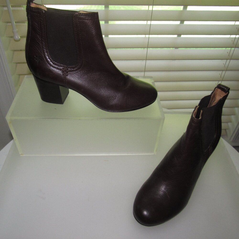 FRYE Chelsea Leather Block‑Heel Brown Ankle Booties · 8.5 * Boho Minimalist Chic - Picture 2 of 9